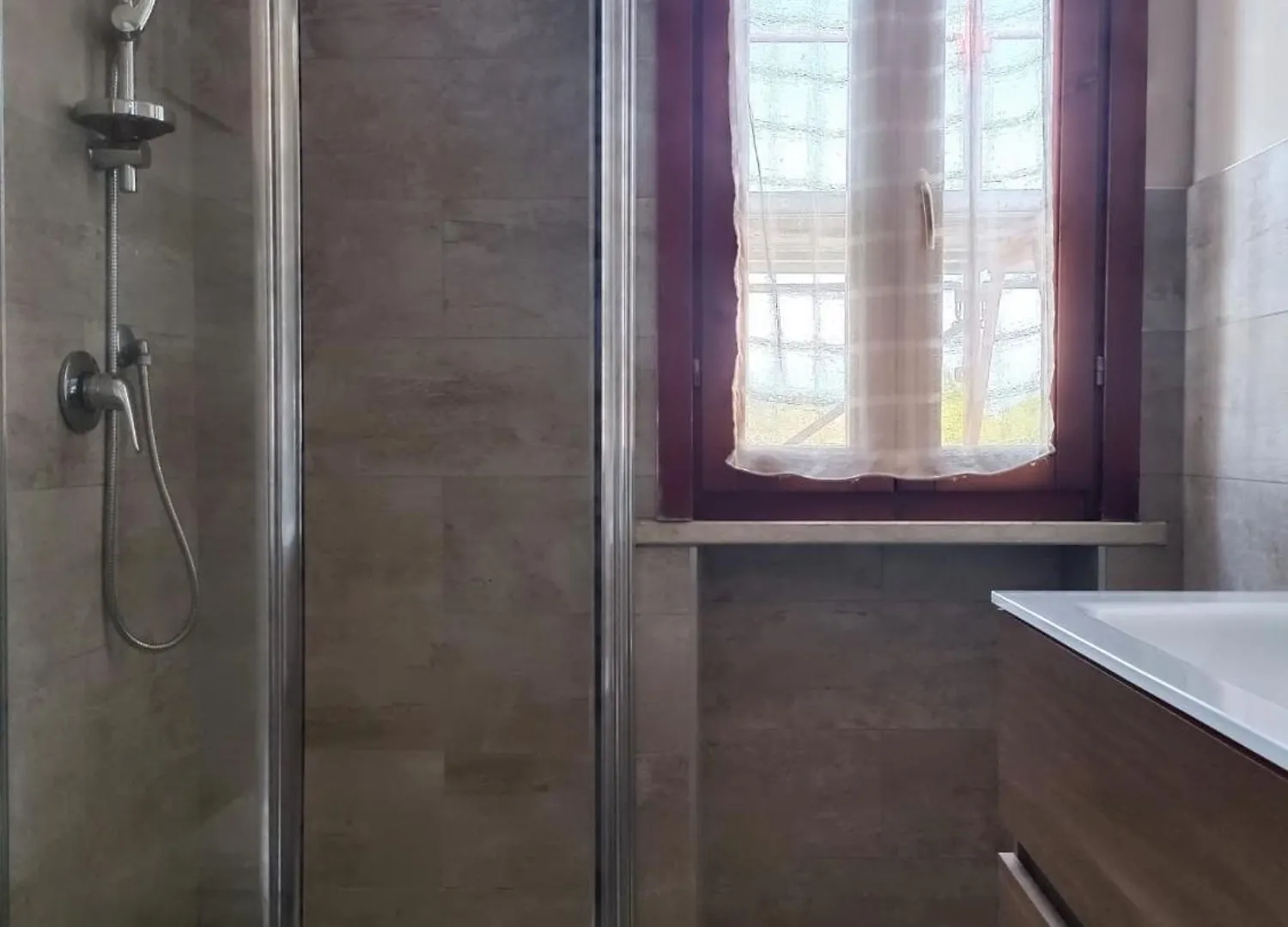 The Little Cloud - Apartment With Terrace And Pool Desenzano del Garda 0*,  Italy