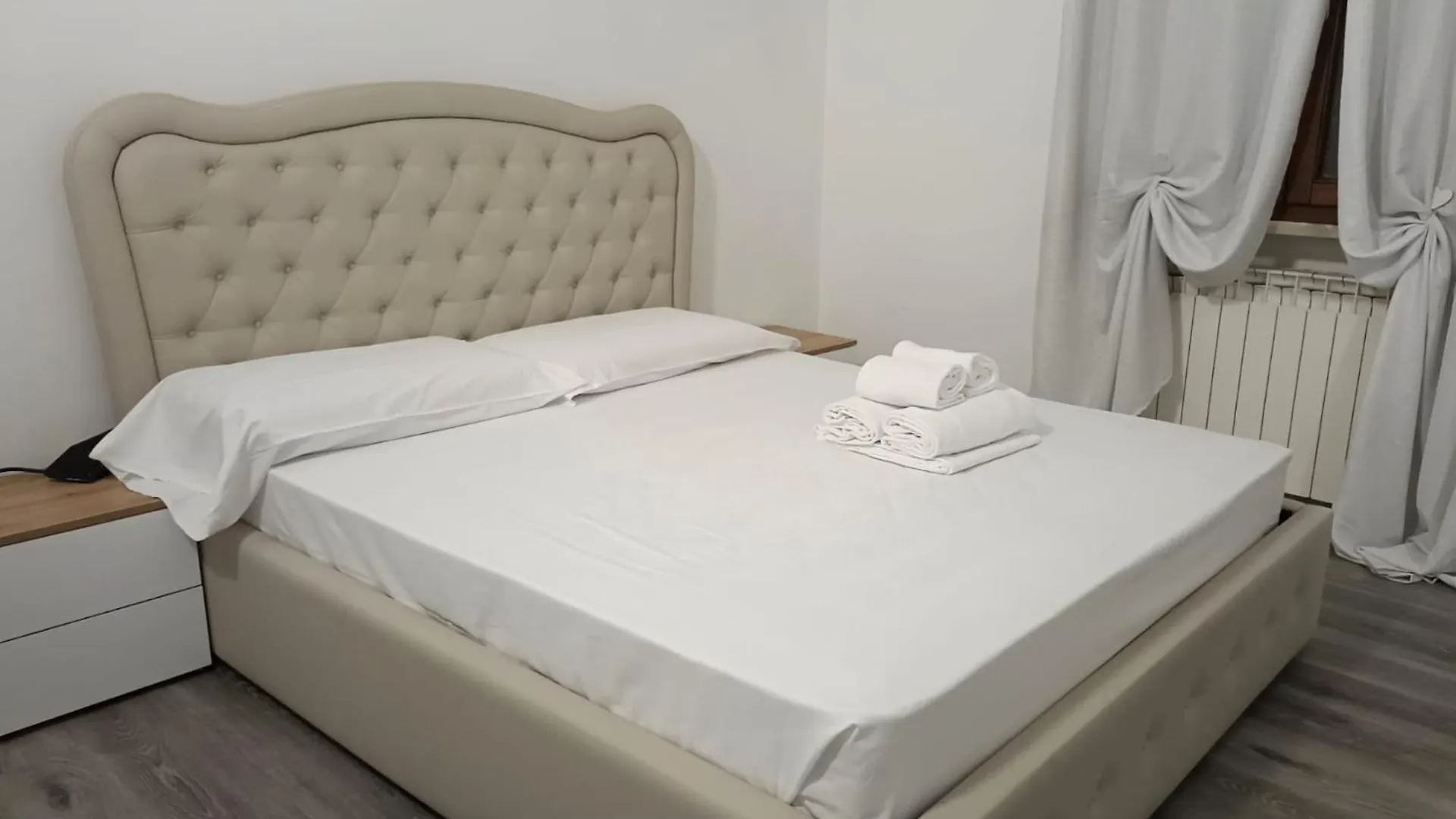 The Little Cloud - Apartment With Terrace And Pool Desenzano del Garda